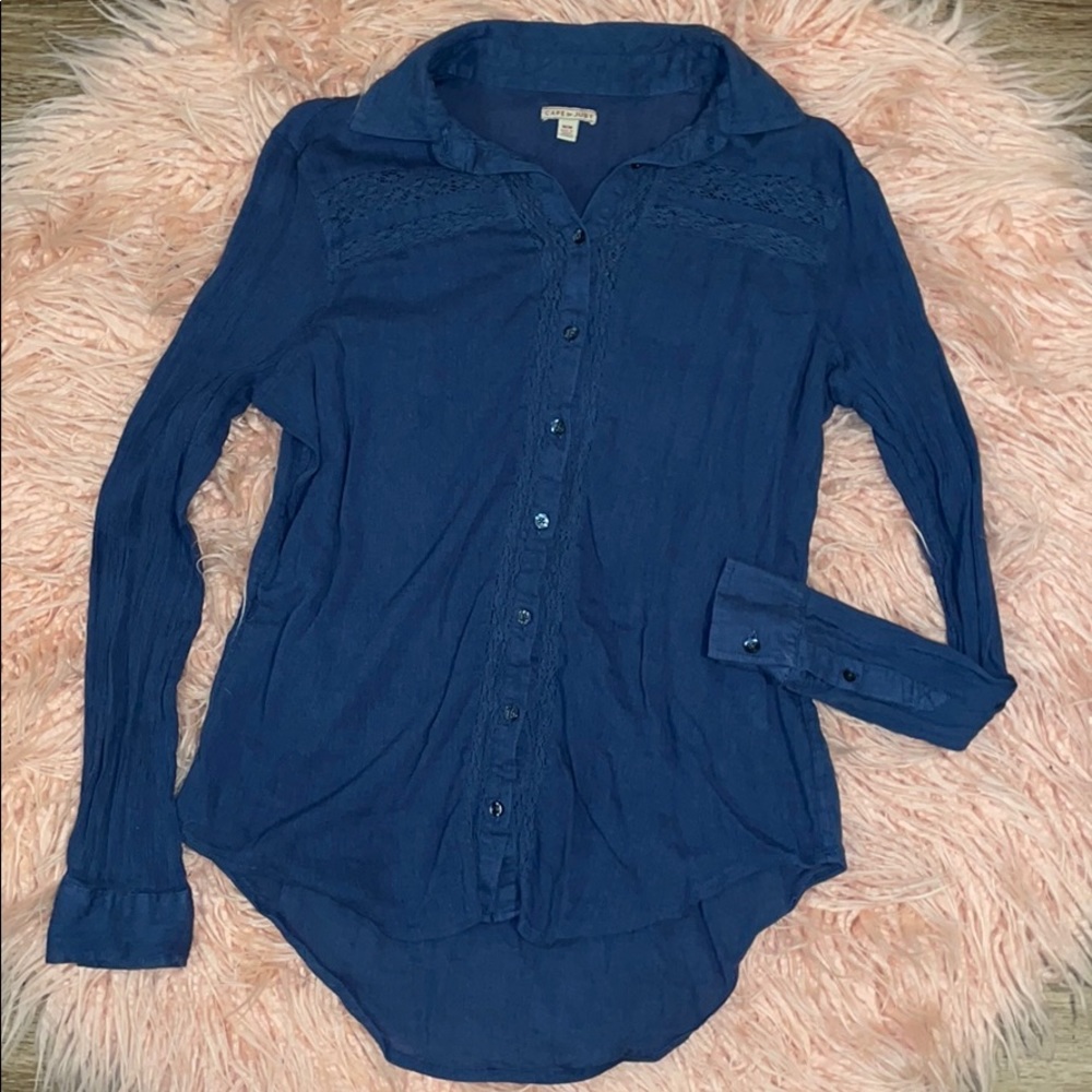 Long sleeve collared button up shirt blue